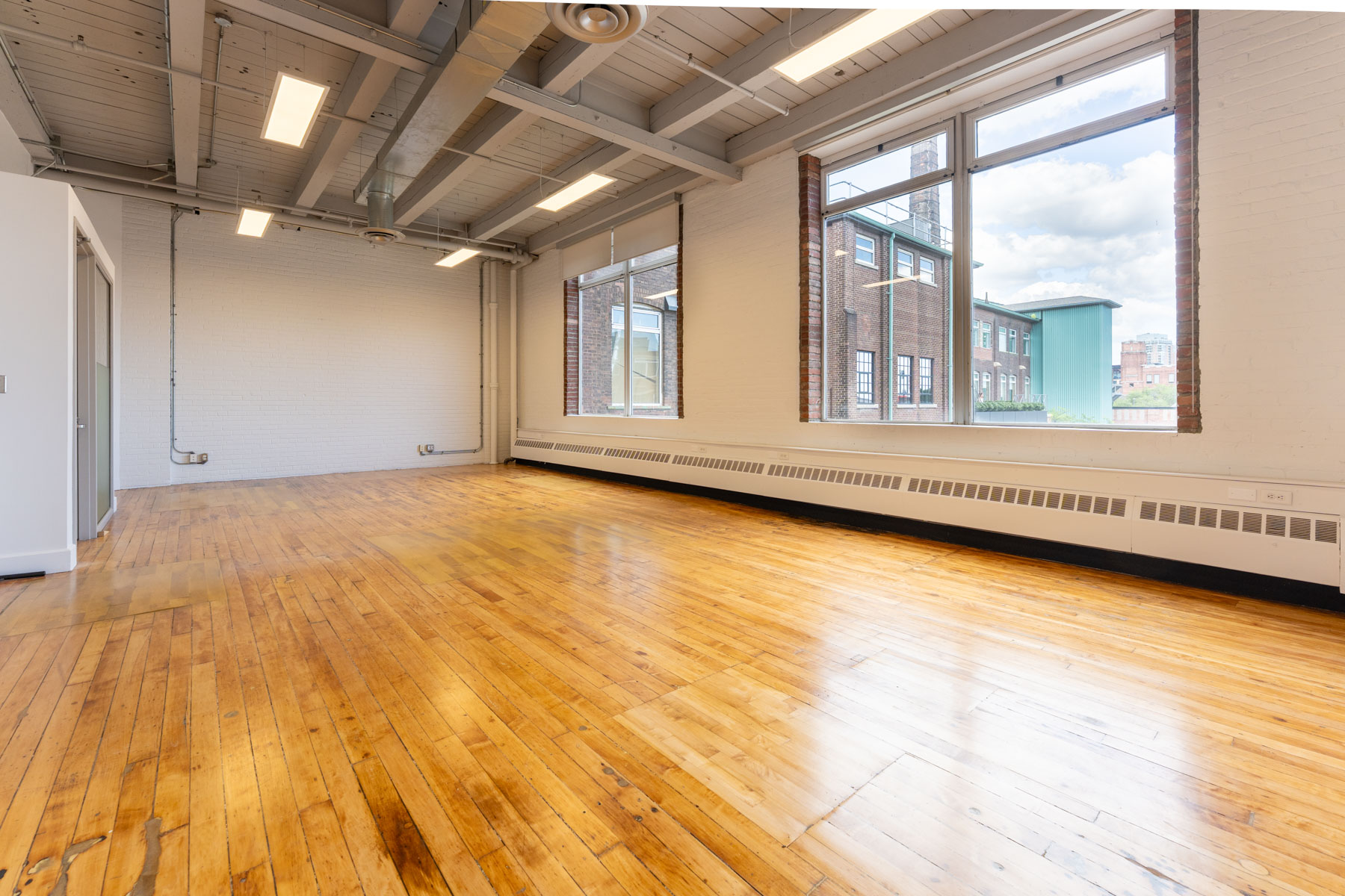 Unit 201B interior, photo 3